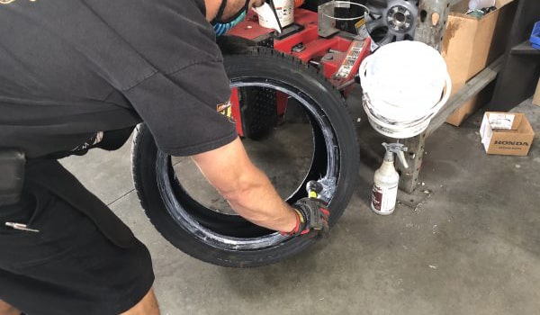 Przygotowanie opony do montazu 